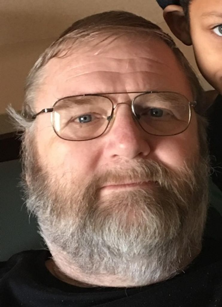 Robert D Tracy
